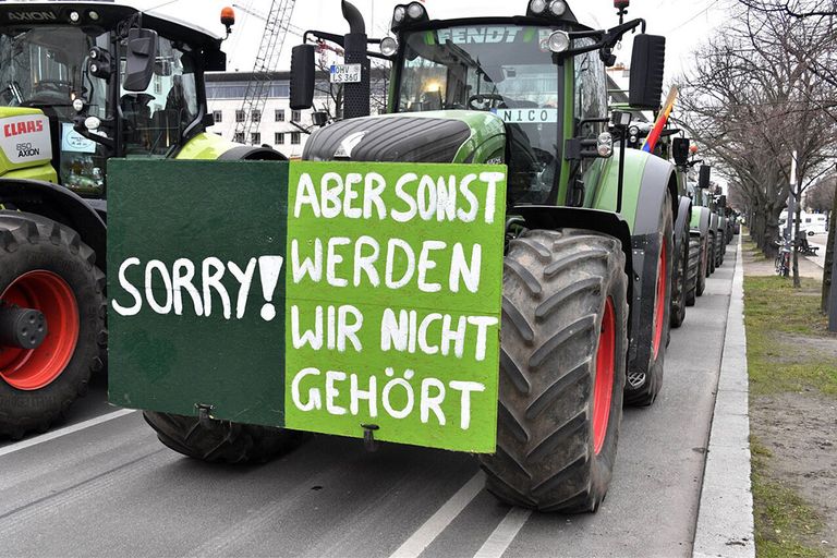 De afgelopen maanden gingen Duitse boeren meermaals de straat op voor een beter verdienmodel. - Foto: ANP