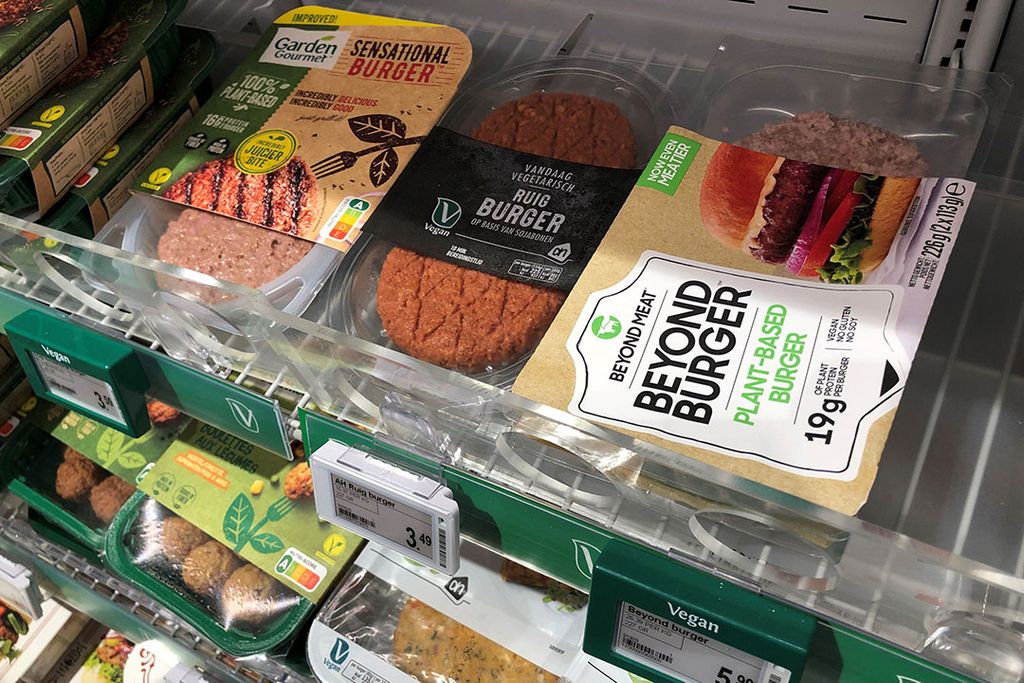 Beyond Meat bij de vleesvervangers in het supermarktschap. Foto: Hans Prinsen