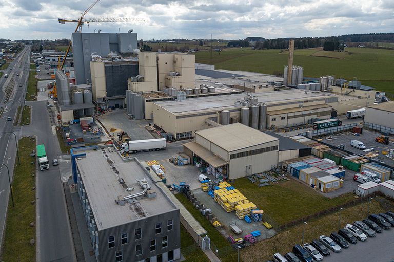 Dronefoto van de fabriek in Libramont.