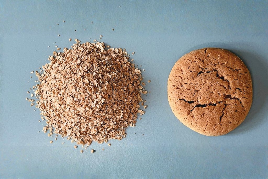 Met tarwezemelen kunnen koekjes gemaakt worden, maar er zijn ook toepassingen in plantaardige mayonaise of sportvoeding denkbaar. Foto: Varshini Krishnamoorthy, bewerkt met Canva AI