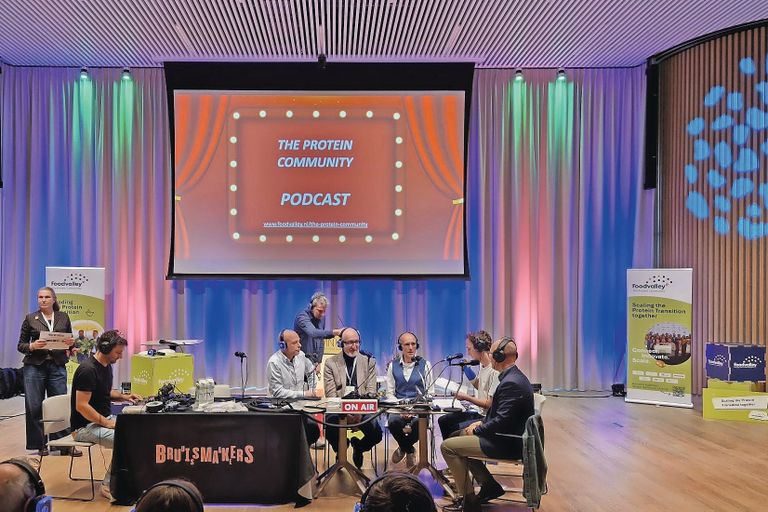 The Protein Community neemt een podcast op om het verhaal van de zaal verder te verspreiden. Foto: Misset