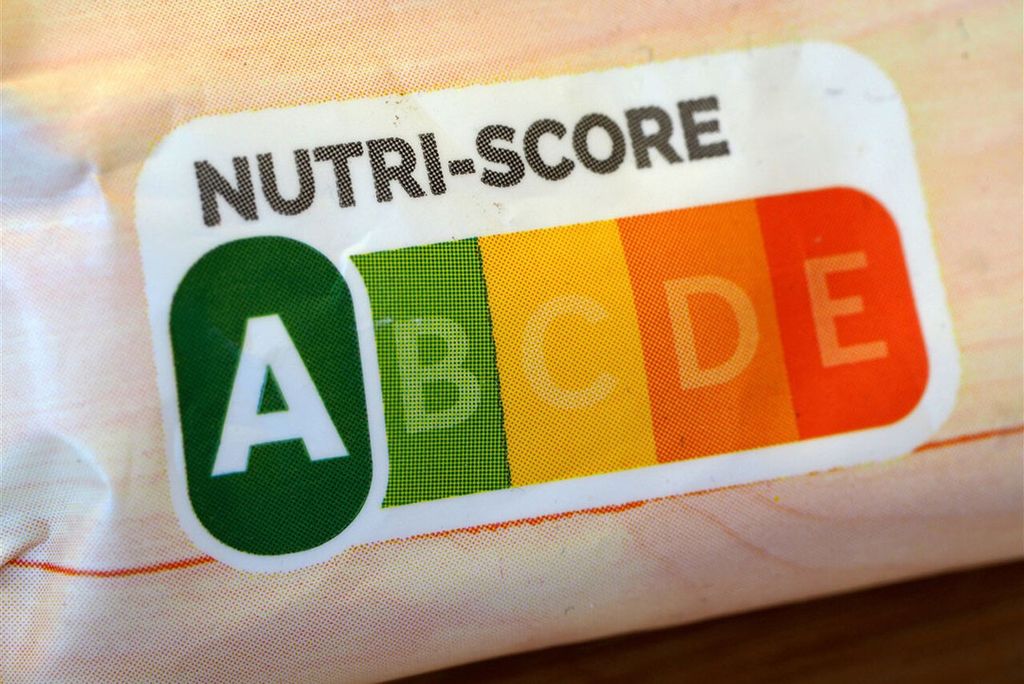 Verkeerslichtlabeling (zoals de groen-geel-rode Nutri-Score) stelt de consument ook beter in staat te kiezen voor een duurzame optie. - Foto: ANP