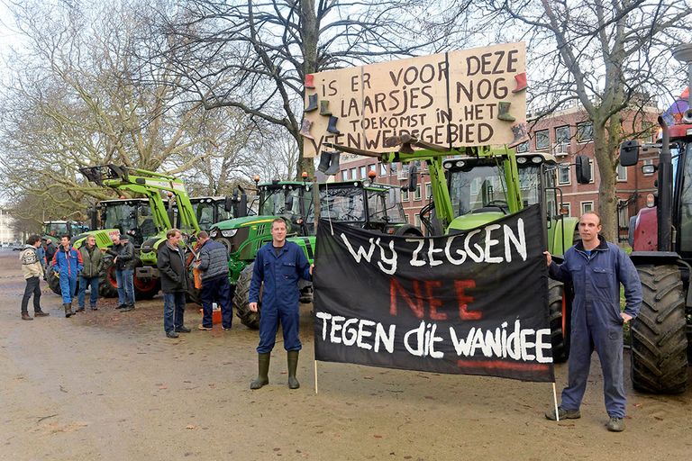 Boeren in verzet tegen de waanideeén van de provincie Noord-Holland. De actiedag op 1 oktober moet vooral boeren trots uitstralen.- Foto: Paul Dijkstra