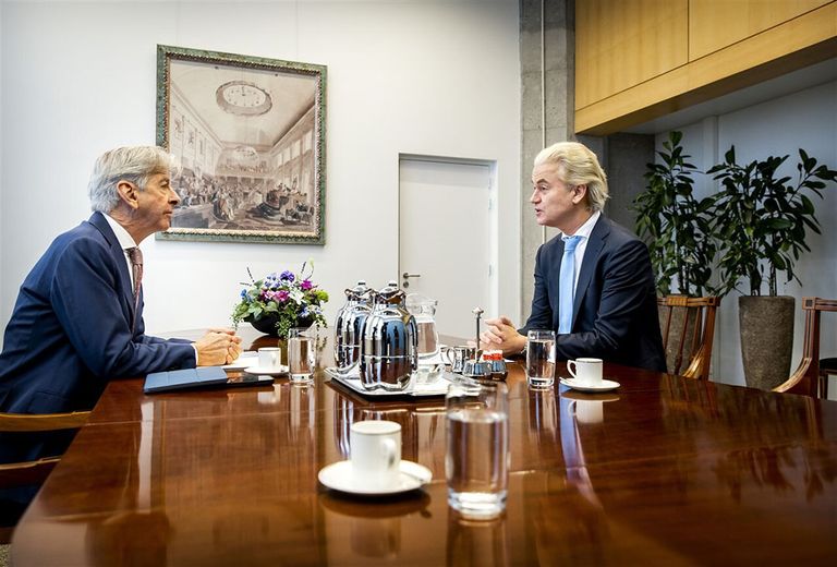 Partijleider Geert Wilders (PVV) tijdens een gesprek met verkenner Ronald Plasterk. Foto: ANP