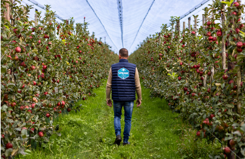 Archieffoto van fruitteler met Beter voor Natuur en Boer. Foto: AH