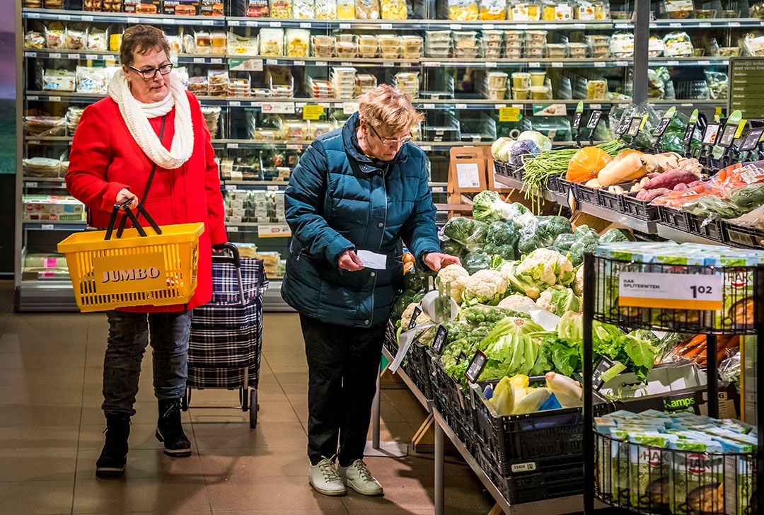 Geen selderij en peterselis meer in de schappen van Jumbo. Foto: ANP LEX VAN LIESHOUT