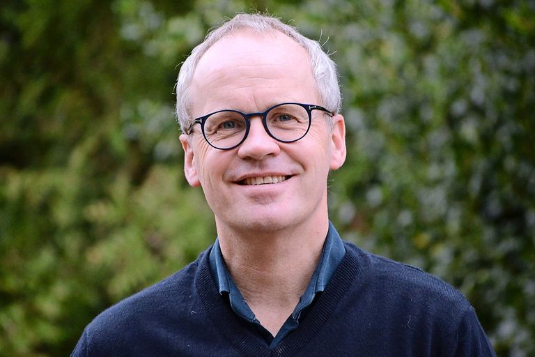 Michaël Wilde (50) is directeur van Bionext, de ketenorganisatie van biologische boeren, handelaren en winkeliers. Hij werkte 12 jaar als Duurzaamheid & Communicatiemanager bij het biologisch handelsbedrijf Eosta. - Foto: Bionext