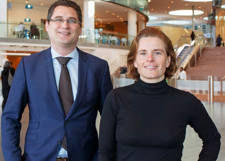 Patrick Zwaan en Cindy van Rijswick zien glasgroentebedrijven de komende tien jaren groeien en steeds nauwer samenwerken, tot aan fusies toe. - Foto: Herbert Wiggerman