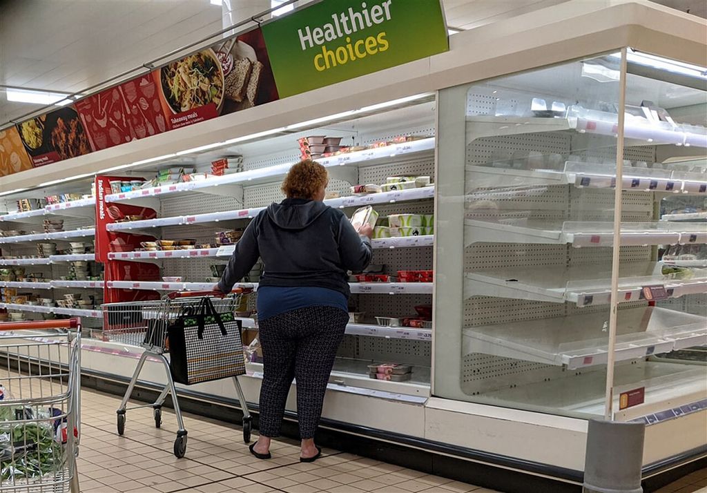 Britse grote supermarkten stellen steeds strengere eisen aan de boeren die hen voedingswaren mogen leveren. Foto: ANP