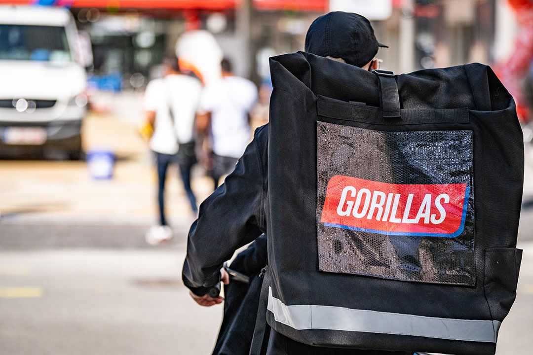Een medewerker van Gorillas, binnen tien minuten je boodschappen bezorgd. - Foto: ANP