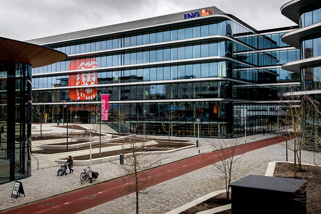 Hoofdkantor ING in Amsterdam. De Nederlandse banken steunen bedrijven inmiddels met €11 miljard. - Foto: ANP