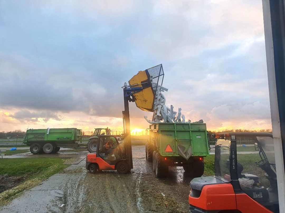 Uitruimen van de kas aan het einde van het seizoen. Foto: Jeroen Verheul