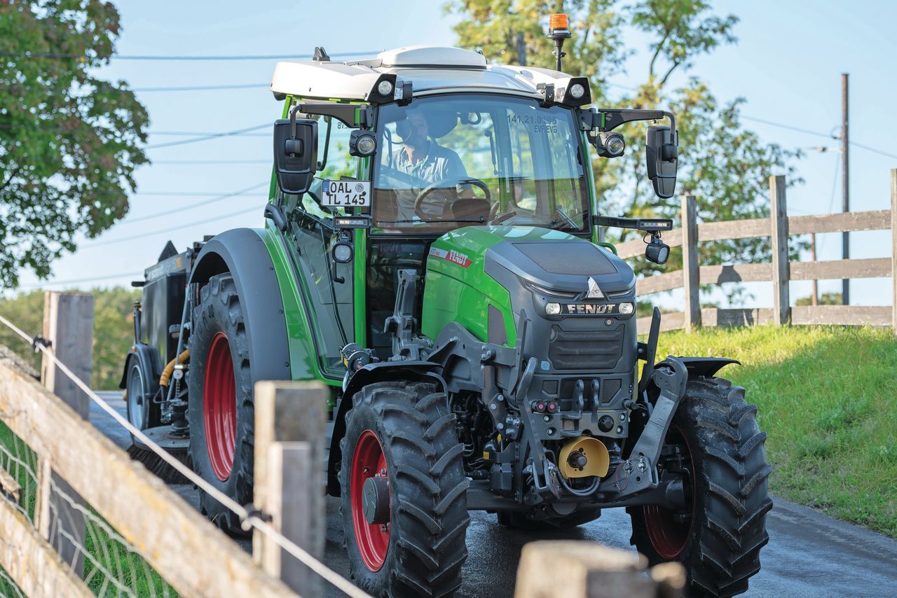 Als je snel kijkt, zie je weinig verschil met een diesel 207 Vario. Toch valt op dat de uitlaat ontbreekt. Foto’s: Jacco van Erkelens