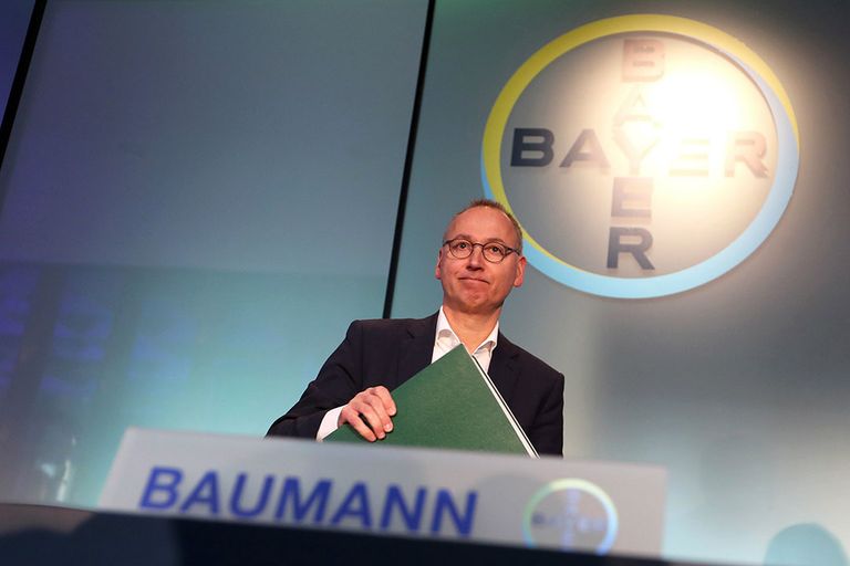 Topman Werner Baumann van Bayer tijdens de persconferentie afgelopen donderdag 27 februari. - Foto: EPA