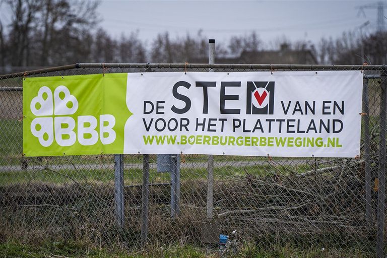 Een spandoek van politieke partij BoerBurgerBeweging (BBB). - Foto: ANP
