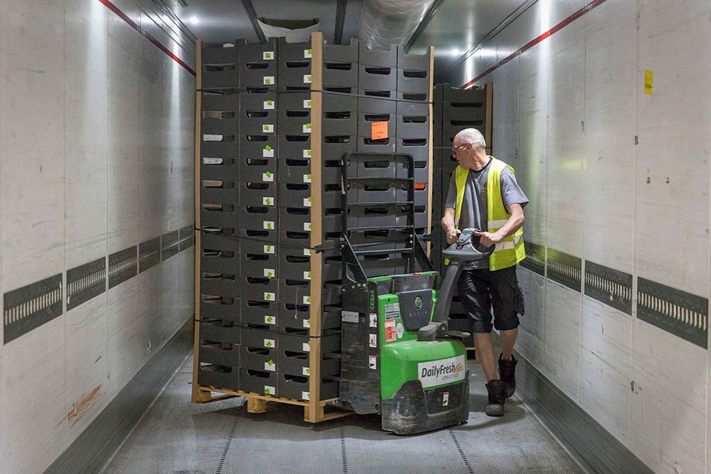 Leveranciers zouden in crisistijd gedwongen kunnen worden om bepaalde producten (zoals levensmiddelen) alleen voor de EU te maken - .Foto: Roel Dijkstra