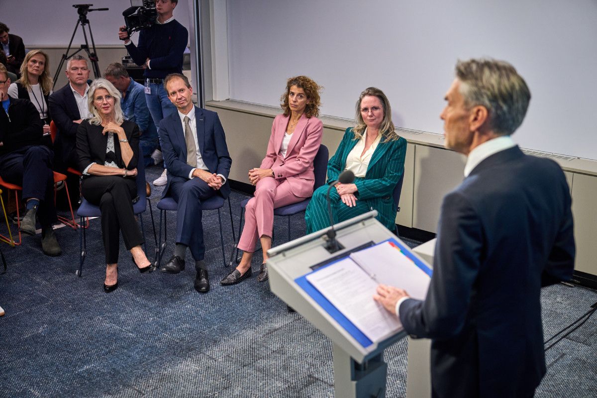 Premier Dick Schoof, Fleur Agema (PVV), Sophie Hermans (VVD) en Eddy van Hijum (NSC) Tijdens de presentatie van het regeerprogramma van het kabinet-Schoof. Foto: ANP Hollandse hoogte / Phil Nijhuis