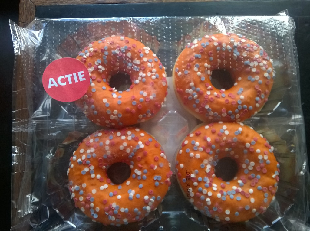 Wantrouwen wij deze feestelijke donuts?