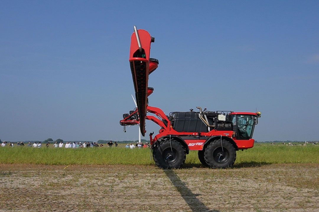 Donderdag 9 september was een landelijke demodag spuittechniek op Aeres Innovation in Dronten (Fl.). - Foto: Misset