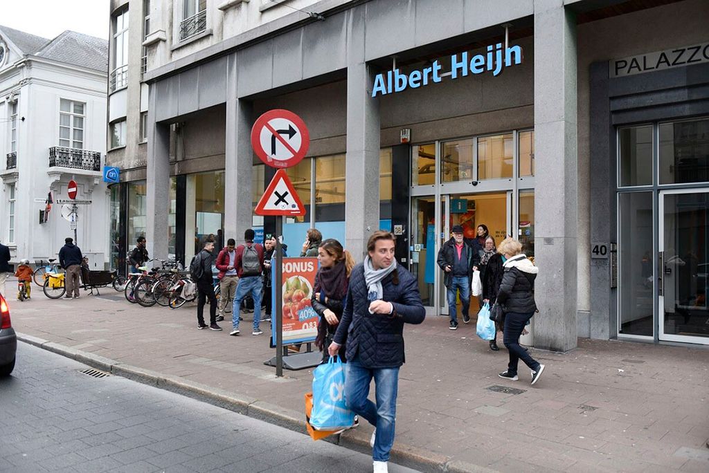 Albert Heijn-vestiging in het centrum van Antwerpen. - Foto: Peter Hilz/HH/ANP