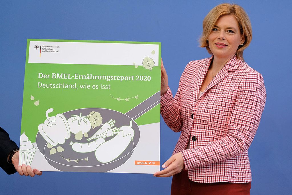 De Duitse landbouwminister Julia Klöckner presenteert het onderzoek naar de eetgewoonten van Duitsers. - Foto: ANP