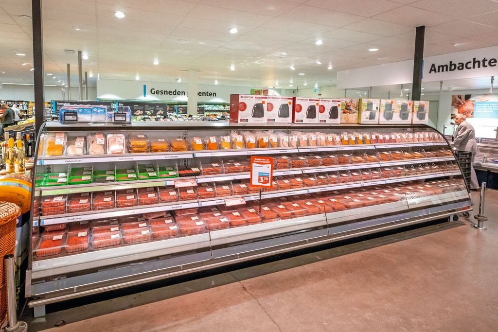 Vleesschap in een supermarkt. Foto: Roel Dijkstra