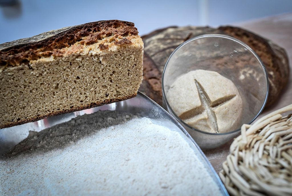 Vooral de suikerindustrie, leveranciers van koffie en cacao en de leveranciers van brood en gebak zijn zwaar getroffen door de sluiting van de horeca. Foto: ANP