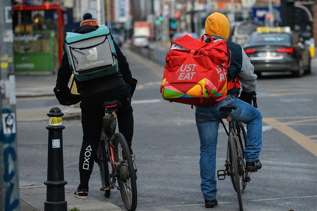 Deliveroo is in meerdere landen actief, ook in Nederland. De concurrentie tussen maaltijdbezorgers is sterk. - Foto: ANP