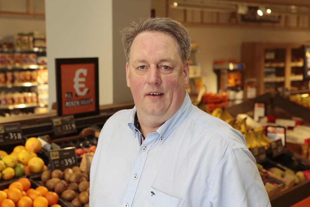 Harrie Westra, eigenaar van biologische supermarkt SuperFair - Foto: Ton Kastermans Fotografie