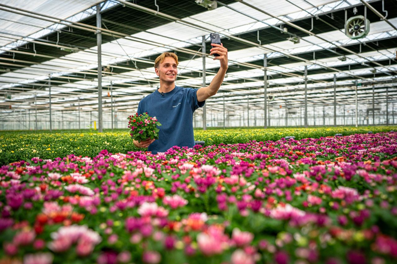 Daan van den Berg keert na zijn succesvolle vlog als scholier nu terug als vlogger on tour. – Foto: Glastuinbouw Nederland.