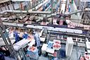 Werkzaamheden in een slachterij. Wereldwijd gaan mensen meer dierlijke producten eten, die toename is naar verwachting 6% per wereldbewoner. Foto: Danish Crown