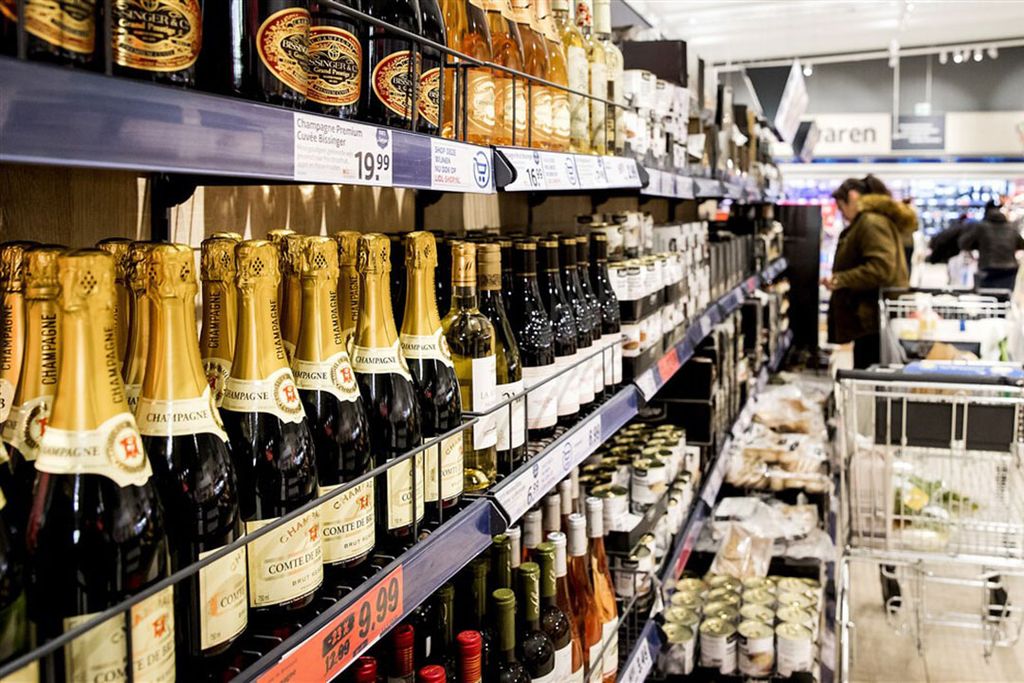 Duitse consumenten geven minder geld uit aan alcohol. - Foto: ANP