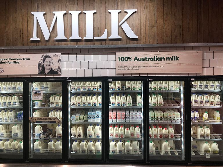 Woolworths eist van Lactalis dat de melk voor de eigen merken uit West-Australië komt.  - Foto: Woolworths