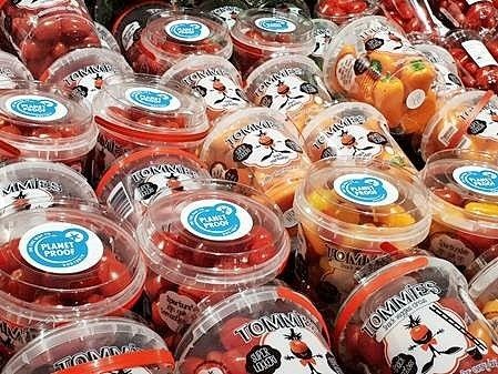 De Tommies snoeptomaatjes en paprika's hebben ook voor consumenten zichtbare PlanetProof stickers. -foto: Greenco