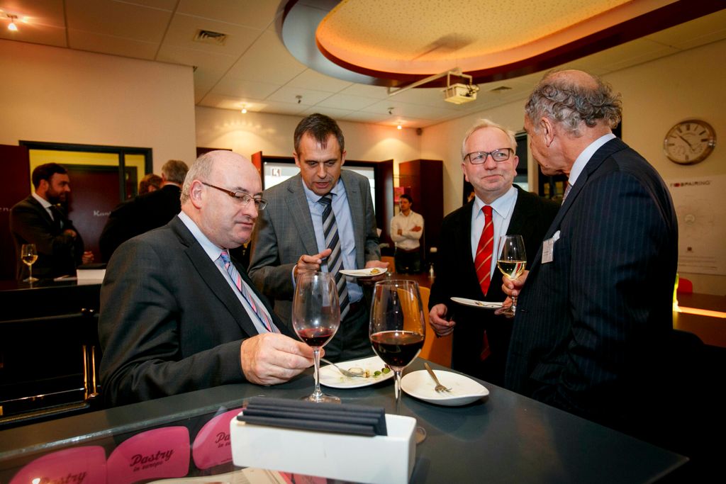 Nico van Ruiten (tweede van links) voerde in 2015 lobby-overleg met Eurocommissaris Phil Hogan (links). Foto: Roel Dijkstra