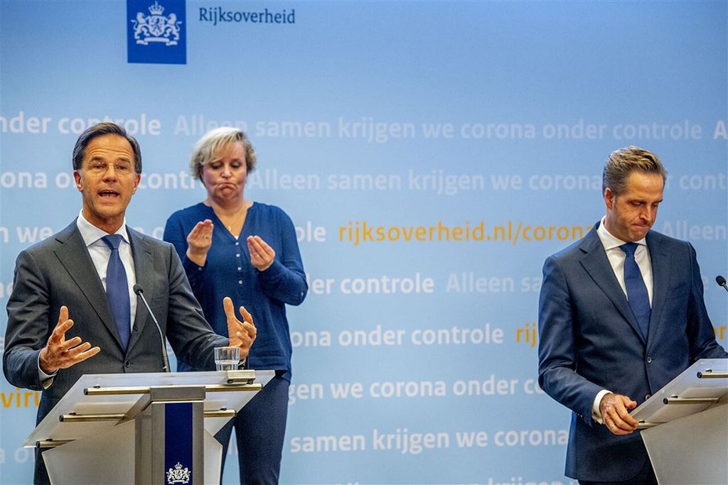 Premier Mark Rutte en Minister Hugo de Jonge van Volksgezondheid, Welzijn en Sport tijdens de persconferentie op dinsdag 13 oktober over de nieuwe coronamaatregelen. Foto: ANP