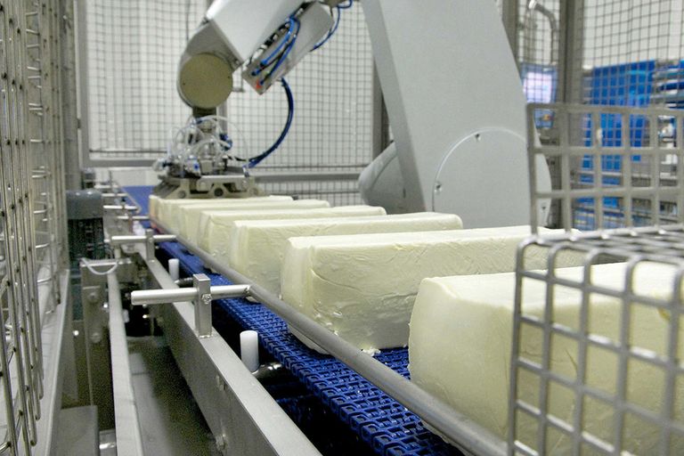 Milcobel-leden protesteerden donderdag bij de mozzarellafabriek in Langemark tegen de (te) lage melkprijs. - Foto: Milcobel