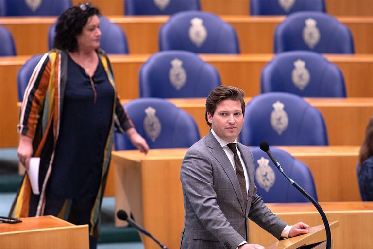 Thom van Campen (VVD) tijdens het vragenuurtje in de Tweede Kamer. - Foto: ANP