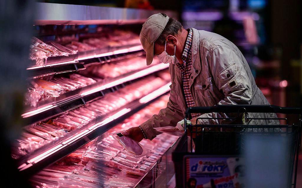 De vlees- en vleeswarenprijzen gingen niettemin ook omhoog, namelijk met 4,8% De zuivelprijzen vermeldt het bureau niet.  Foto: ANP