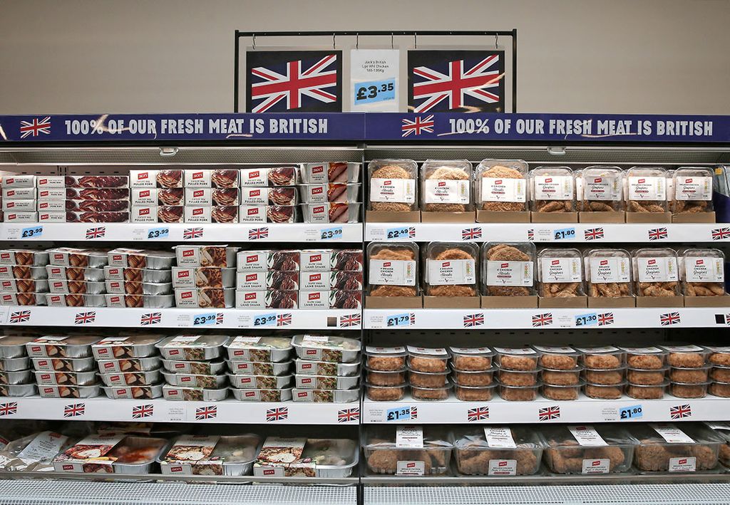 Britse supermarkten verkopen, vooral onder druk van de National Pig Association, zoveel mogelijk varkensvlees uit eigen land. Foto: ANP