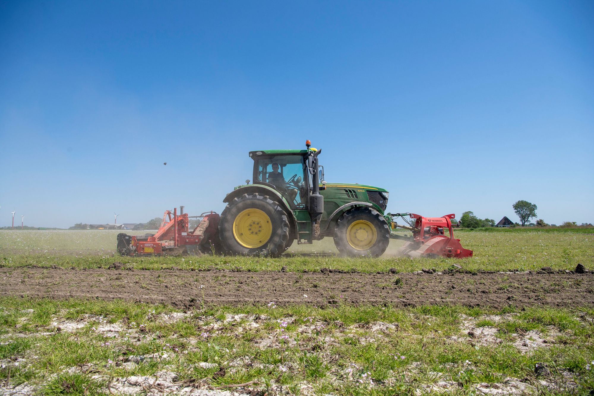 Greenyard wil ook telers helpen aan de nieuwste teelttechnieken. Dat kan gaan om een digitale tool om bodemgezondheid te meten, of teeltadvies. Foto: Mark Pasveer