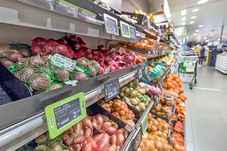 Biologische producten in een supermarkt. Foto: Koos Groenewold