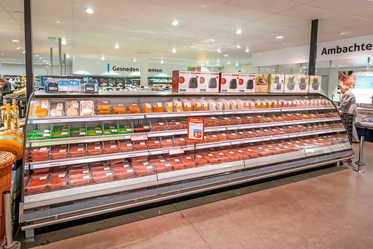 Vleesschap in een supermarkt. Foto: Roel Dijkstra
