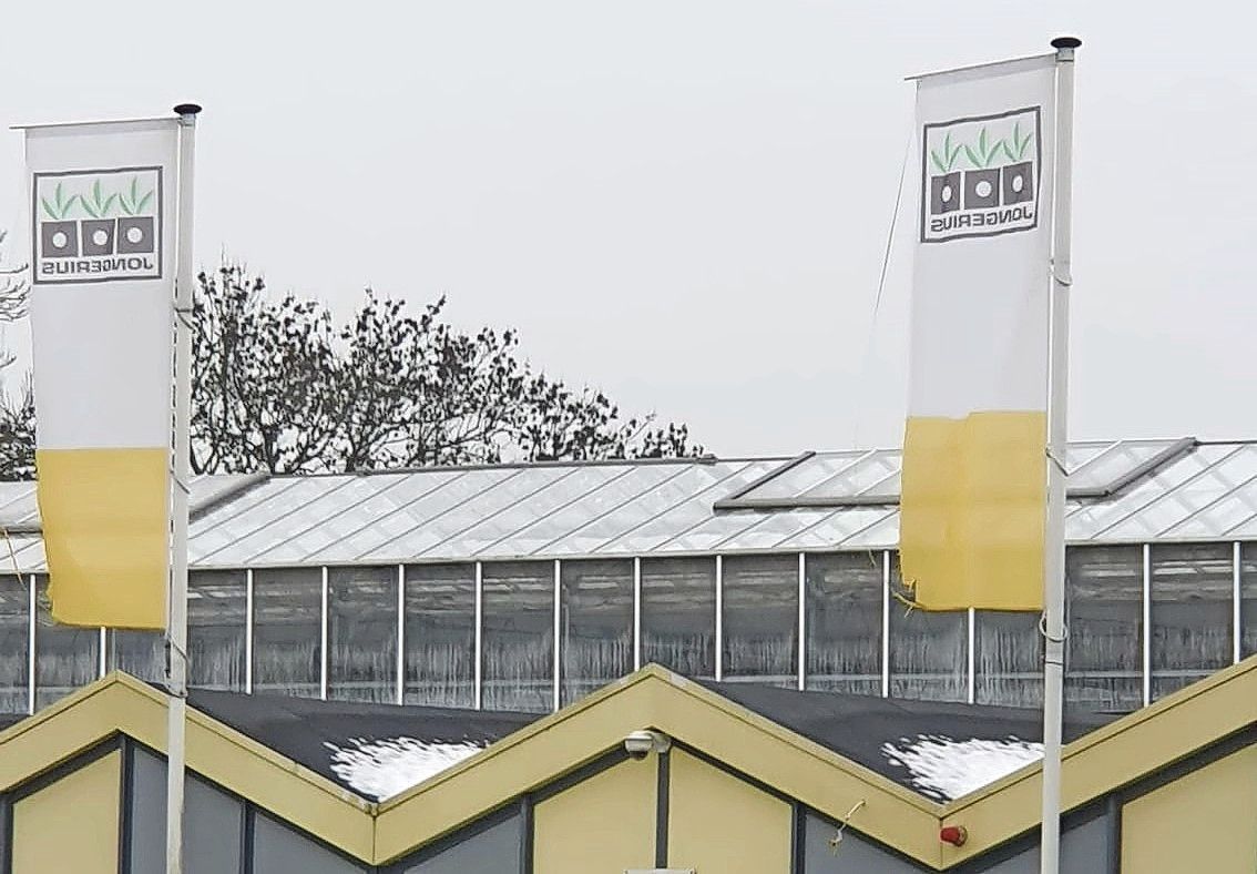 Jongerius-kassen en toebehoren verkocht voor €14 miljoen. Foto: Misset