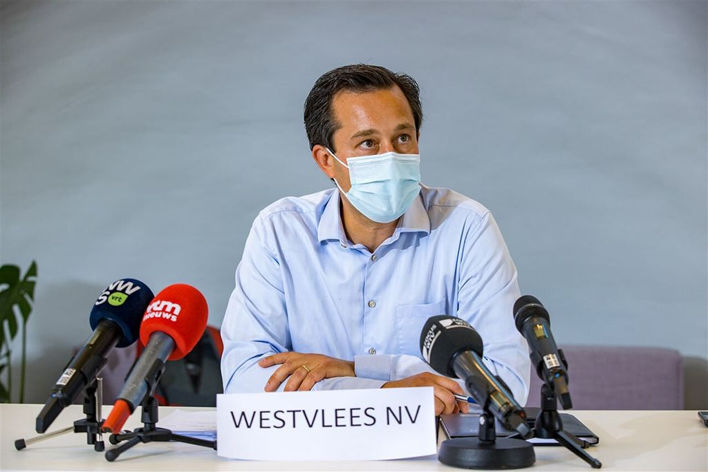 Woordvoerder van Westvlees tijdens een persconferentie eerder deze maand. Foto: ANP