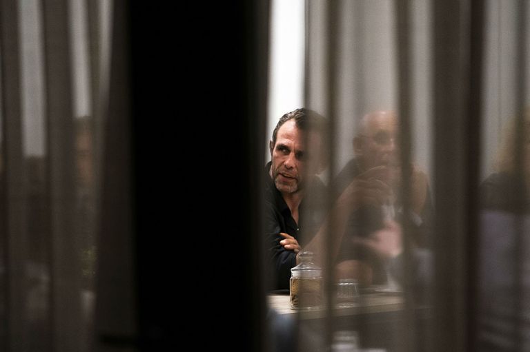 Jeroen van Maanen van Farmers Defence Force (FDF) tijdens de vergadering vandaag 5 februari. Afgevaardigden van het Landbouw Collectief, waaronder FDF, zouden met premier Mark Rutte en Carola Schouten (Landbouw) over de stikstofproblematiek praten, maar het overleg werd opgeschort. -  Foto: ANP