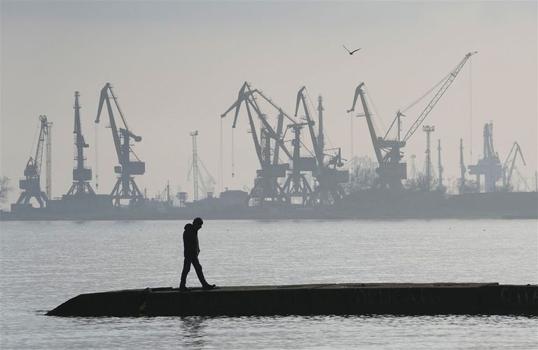 Hoofdeconoom Arif Husain doet een oproep om onmiddellijk de blokkades van Oekraïense havens te beëindigen, zodat producten weer vrijuit geëxporteerd kunnen worden. - Foto: AP