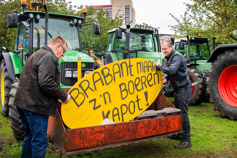 In oktober vorig jaar protesteerden Brabantse boeren nog over het stikstofbeleid bij het provinciehuis in Den Bosch. - Foto: ANP