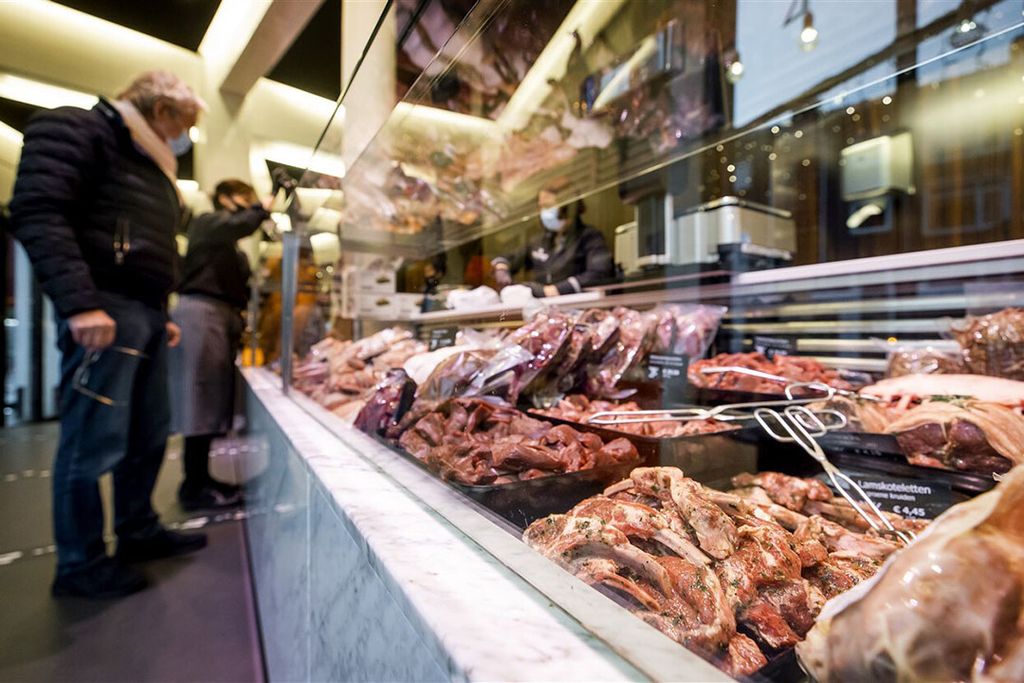 Vlees bij de slager. - Foto: ANP