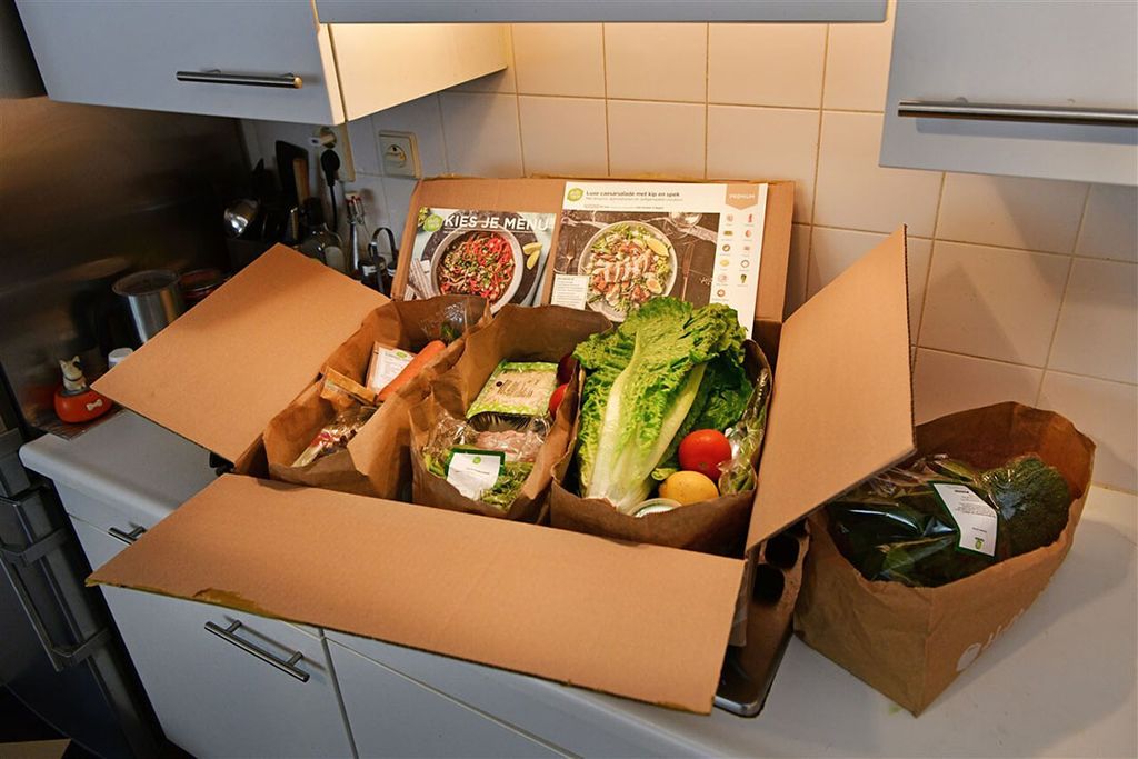 Een bezorgde HelloFresh-maaltijdendoos met recepten. Foto: ANP